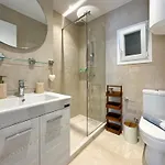 Luxury Downtown Guya Apartman