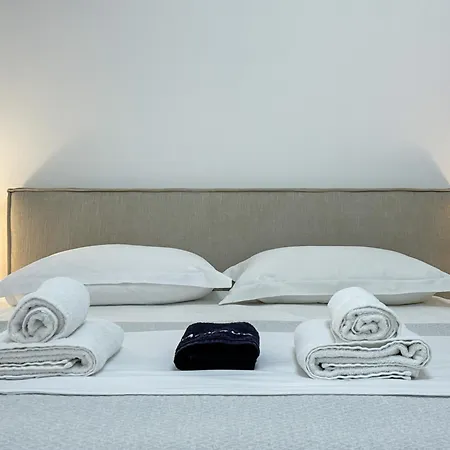 דירה Luxury Downtown Guya