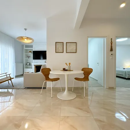 Luxury Downtown Guya