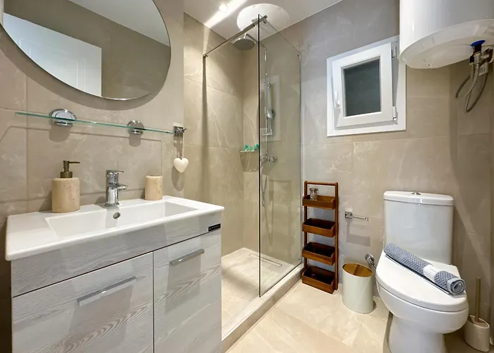 Luxury Downtown Guya Апартаменты
